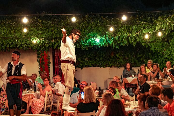 Cretan night experience with traditional music and dance in Crete